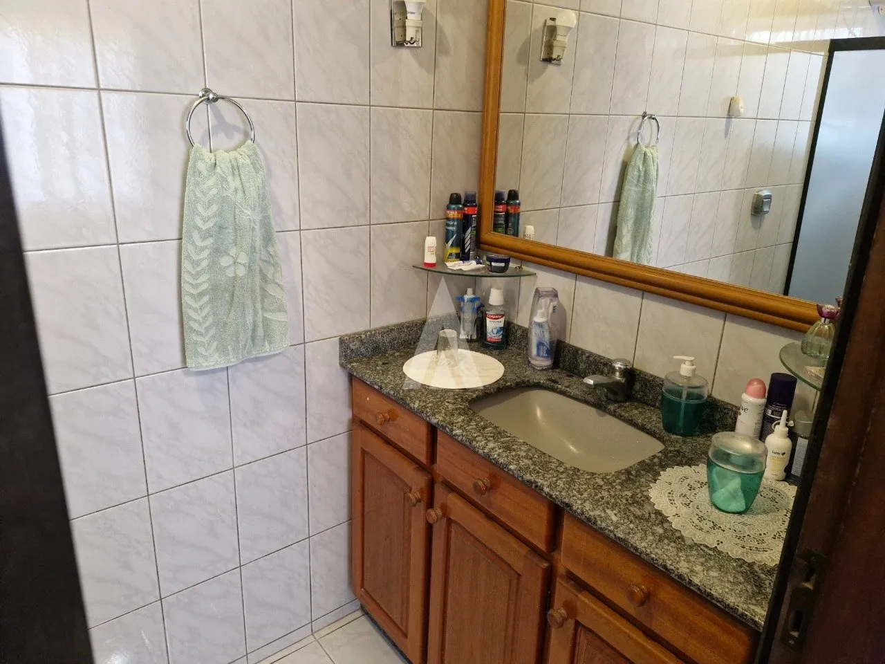 Casa com 1 suíte(s) mais 3 quarto(s) à venda no bairro Costa E Silva em Joinville, de R$ 850.000.00 por R$ 799.000.00. — foto 7