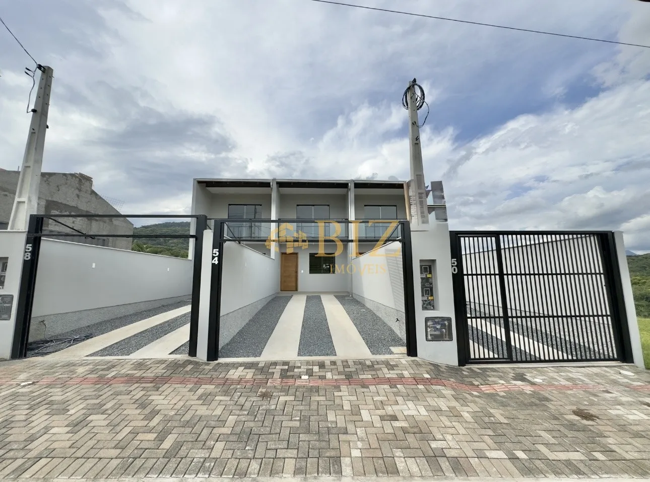 Sobrado com 2 quartos, 2 vagas e espaço nos fundos no Bairro Itoupavazinha! — foto 3
