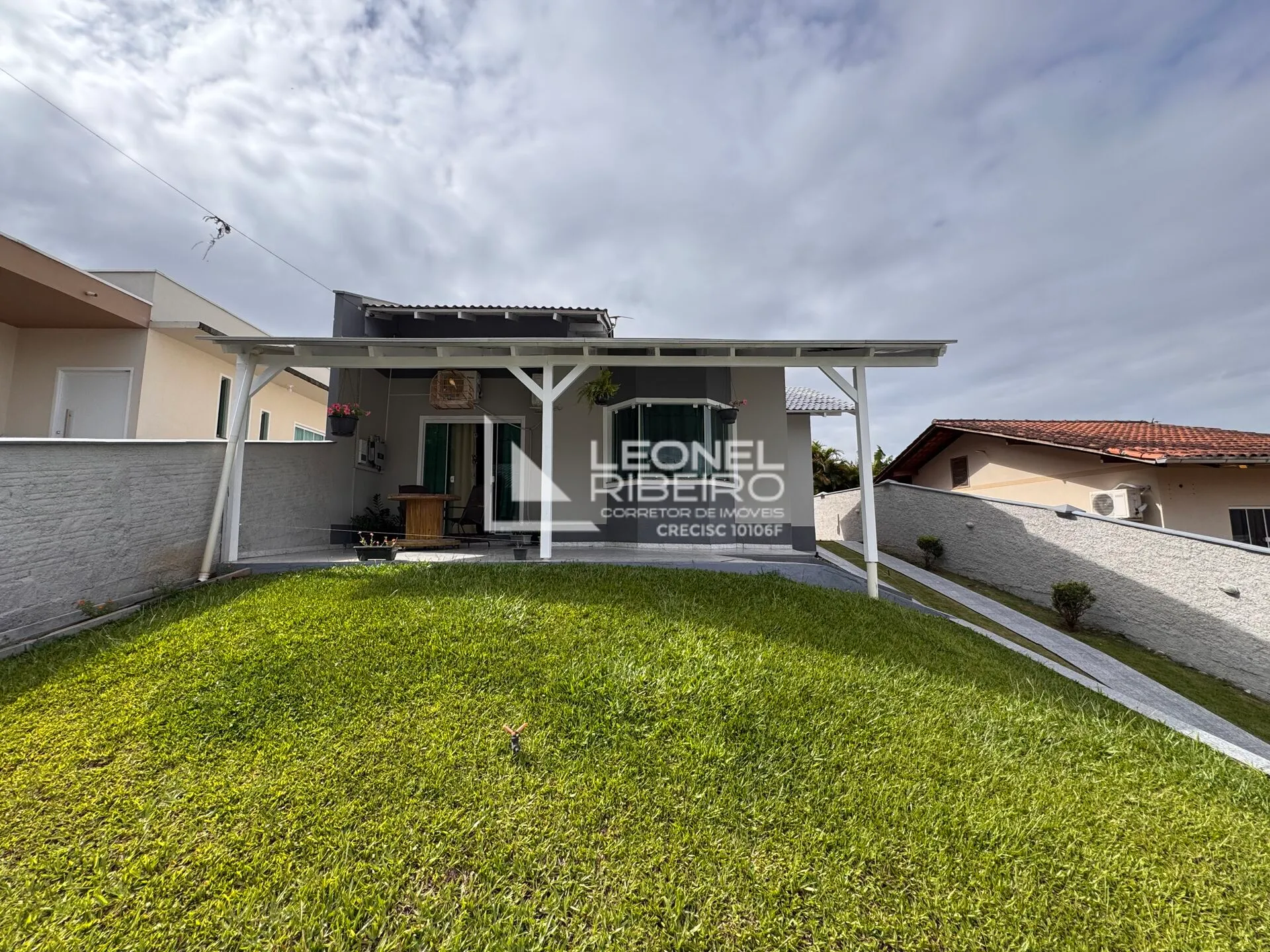 Casa à venda com 3 quartos, 2 vagas, 170m² no Benedito, Indaial - foto 1