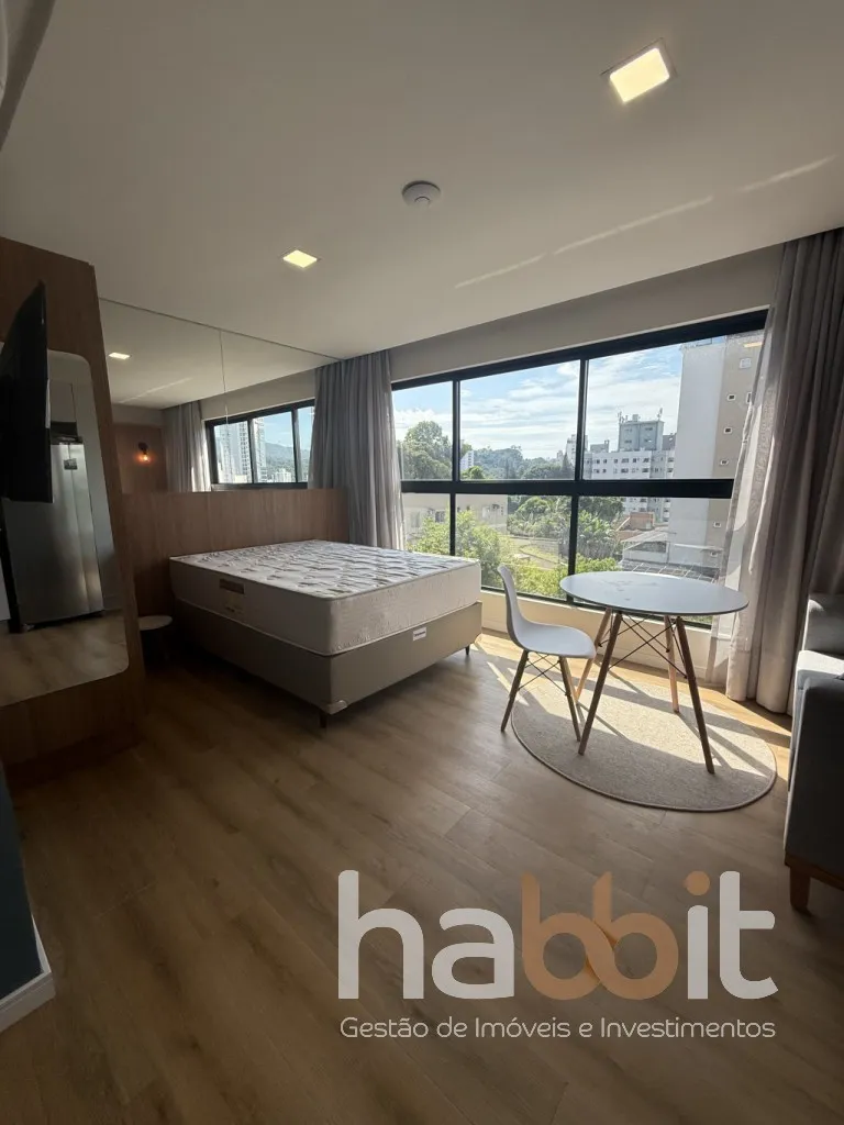 Loft novo mobiliado e decorado com vaga de garagem, na melhor da região de Blumenau, no edifício mais moderno e conectado. — foto 3