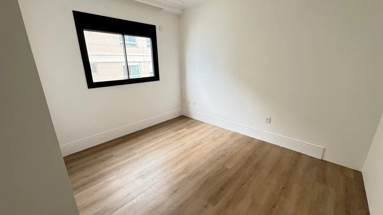 SUNTUOSO APARAMENTO NO LITORAL ITAPEMA COM 4 SUITES E 3 VAGAS. — foto 5