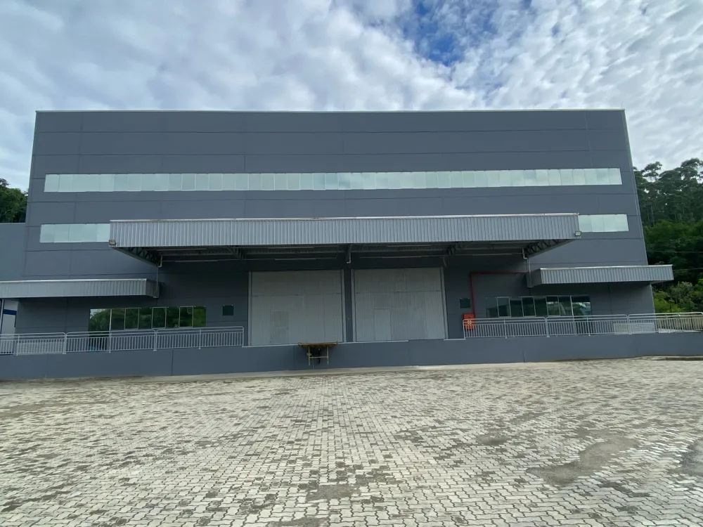 LOCAÇÃO GALPÃO APROX. 2.000M2 - BR470 - INDAIAL - foto 1