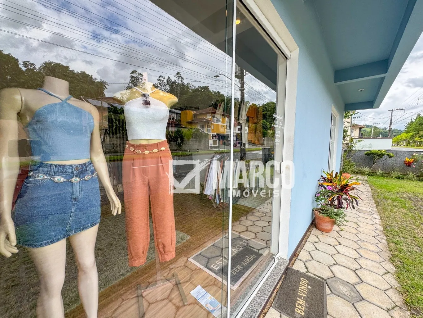 Casa com 257 m na Avenida Principal com Salas Comerciais e Apartamentos. — foto 3
