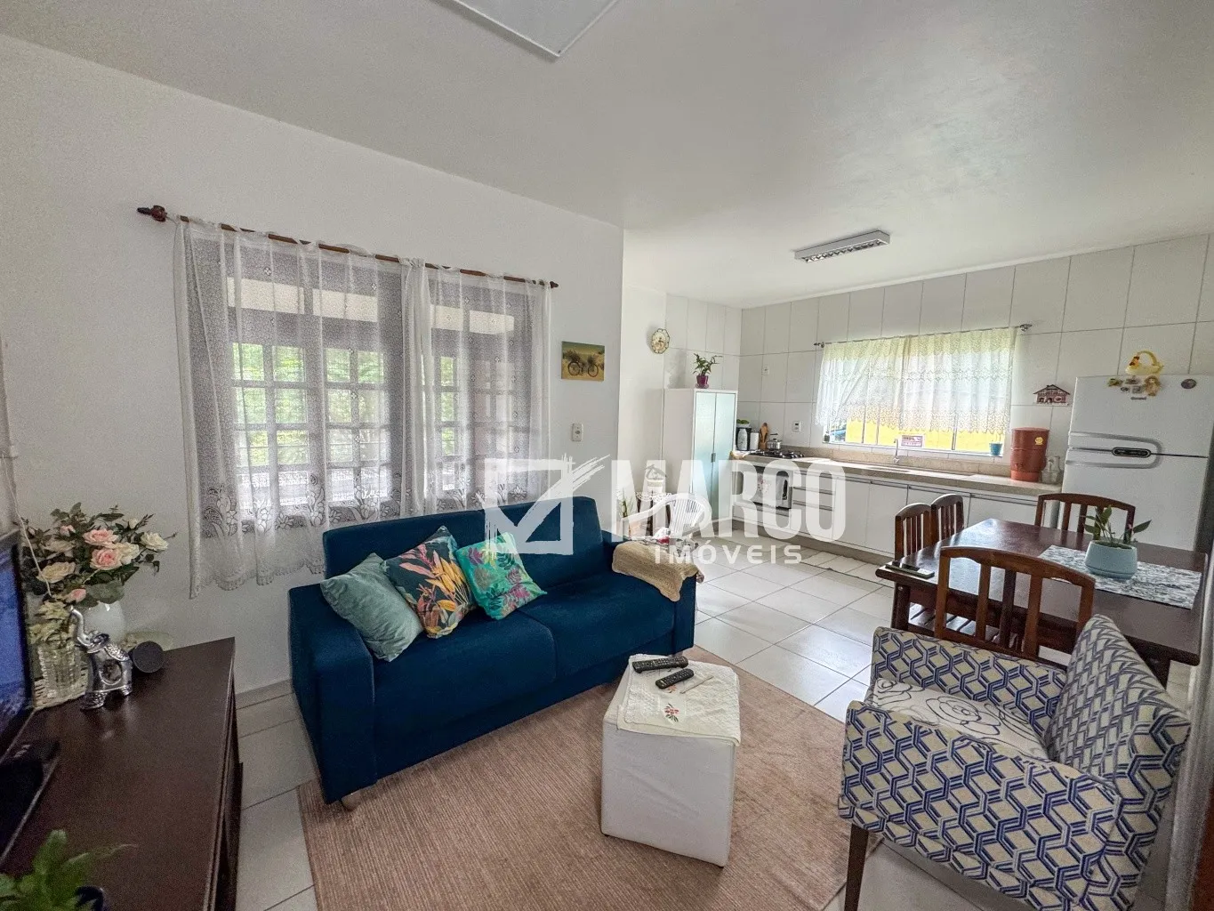 Casa com 257 m na Avenida Principal com Salas Comerciais e Apartamentos. — foto 7