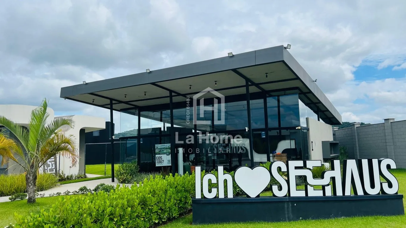 Terreno em condomínio fechado com estrutura e experiência de resort! ENTREGA PARCIAL DEZEMBRO 2025 - foto 1