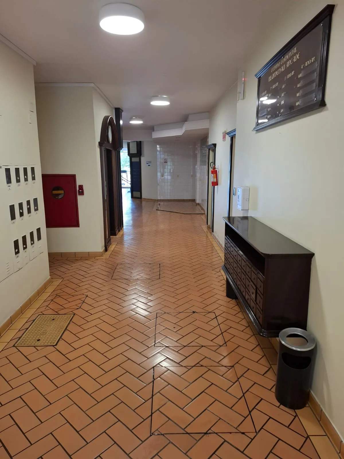 ALUGA-SE SALA COMERCIAL — foto 6