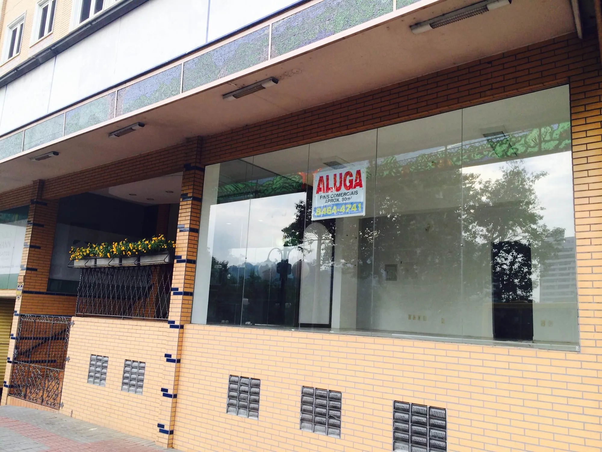 ALUGA-SE SALA COMERCIAL — foto 2