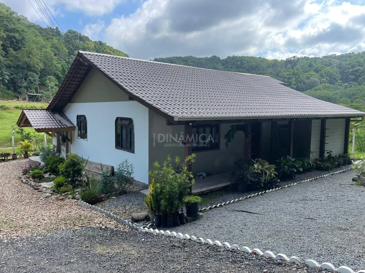 Sítio em Indaial, casa totalmente reformada com 2 dormitórios, varanda, com área de 59.525M - foto 1