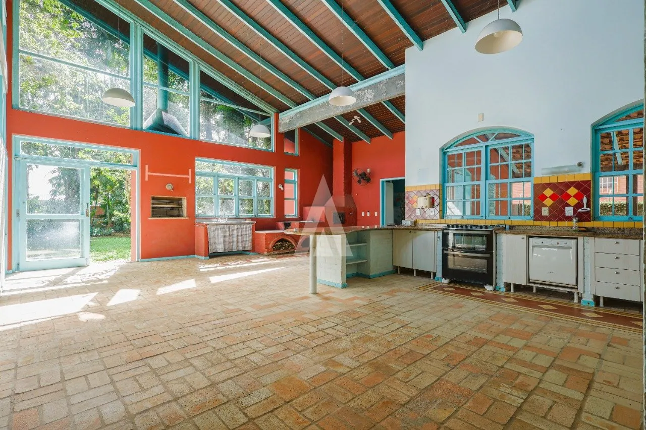 Casa com 2 suíte(s) mais 2 quarto(s) à venda no bairro América em Joinville, por R$ 2.200.000.00. — foto 2
