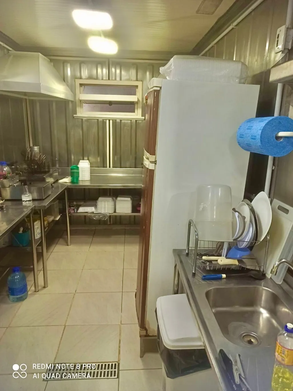 Lanchonete em funcionamento com clientela ativa. — foto 3