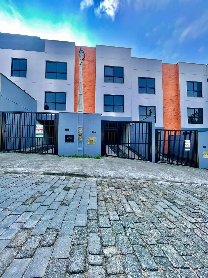 Sobrados alto padrão no bairro Escola Agrícola. - foto 1