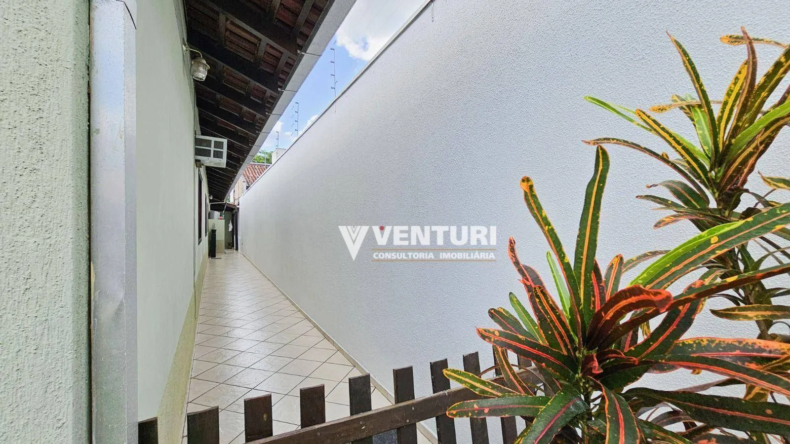 Casa com 4 dormitórios à venda, sendo 2 suítes, 1 suíte com closet, hidromassagem e sacada, 330 m por R$ 1.790.000,00 - Escola Agrícola - Blumenau/SC — foto 3