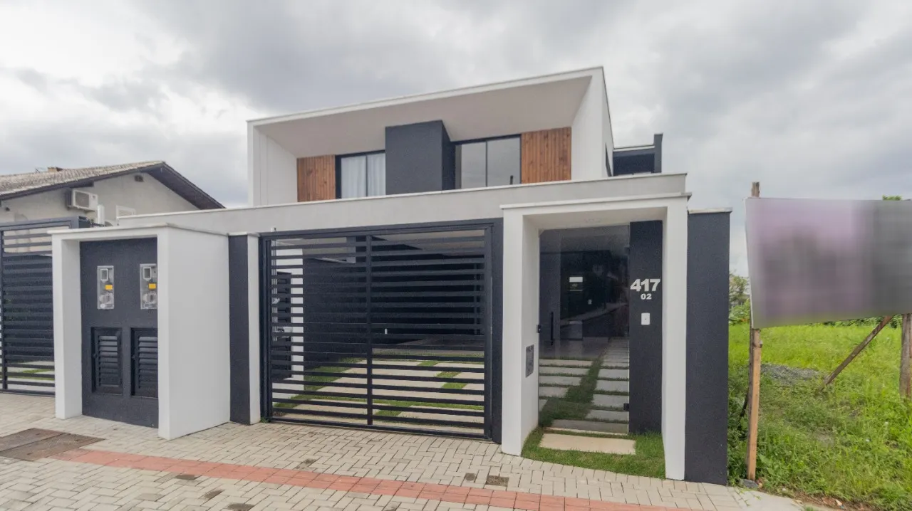Casa Geminada com 3 suíte(s) à venda no bairro Saguaçu em Joinville, por R$ 1.420.000,00 - foto 1