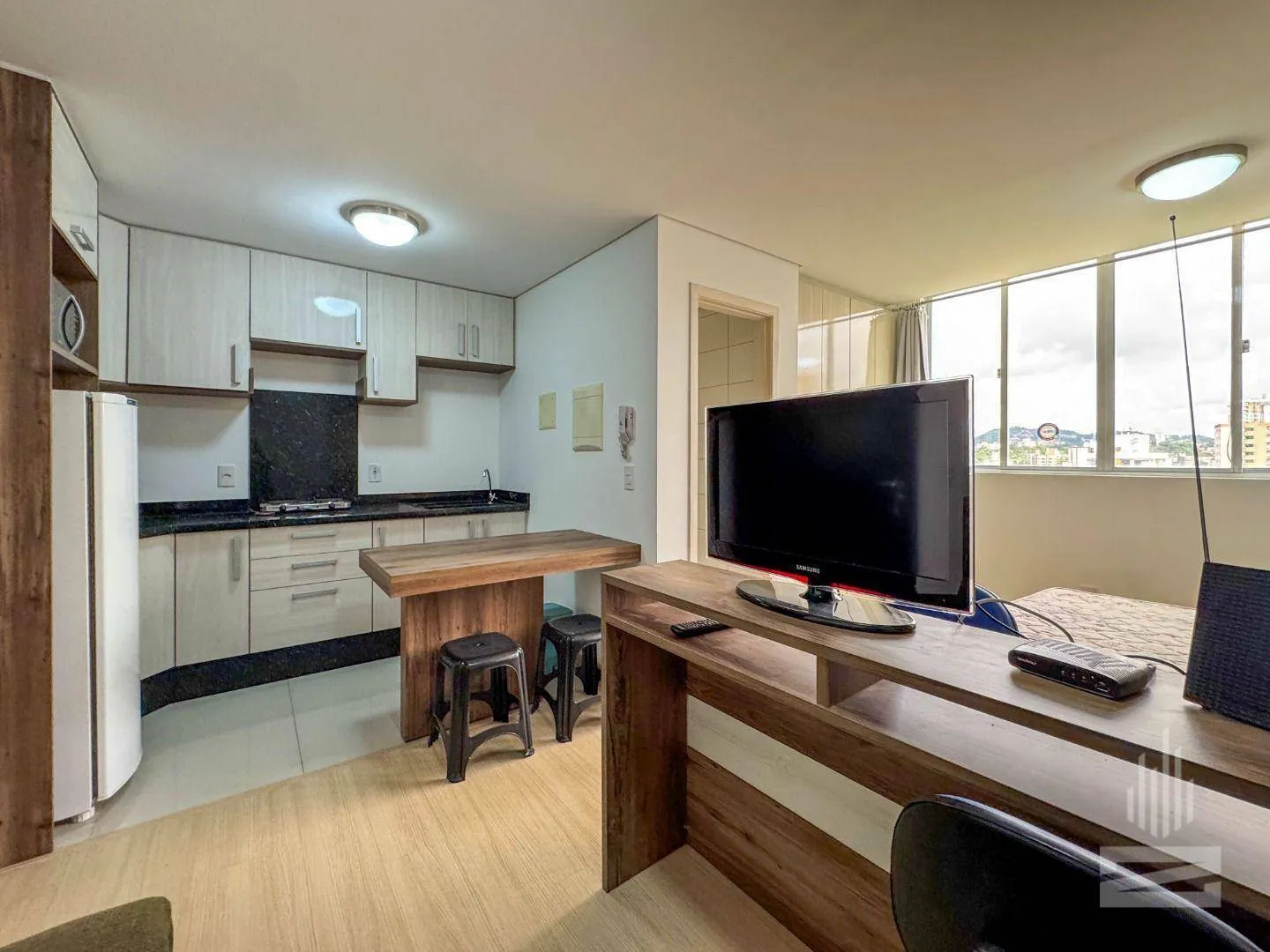 Apartamento com 1 dormitório à venda, 28 m por R$ 338.000,00 - Centro (Blumenau) - Blumenau/SC - foto 1