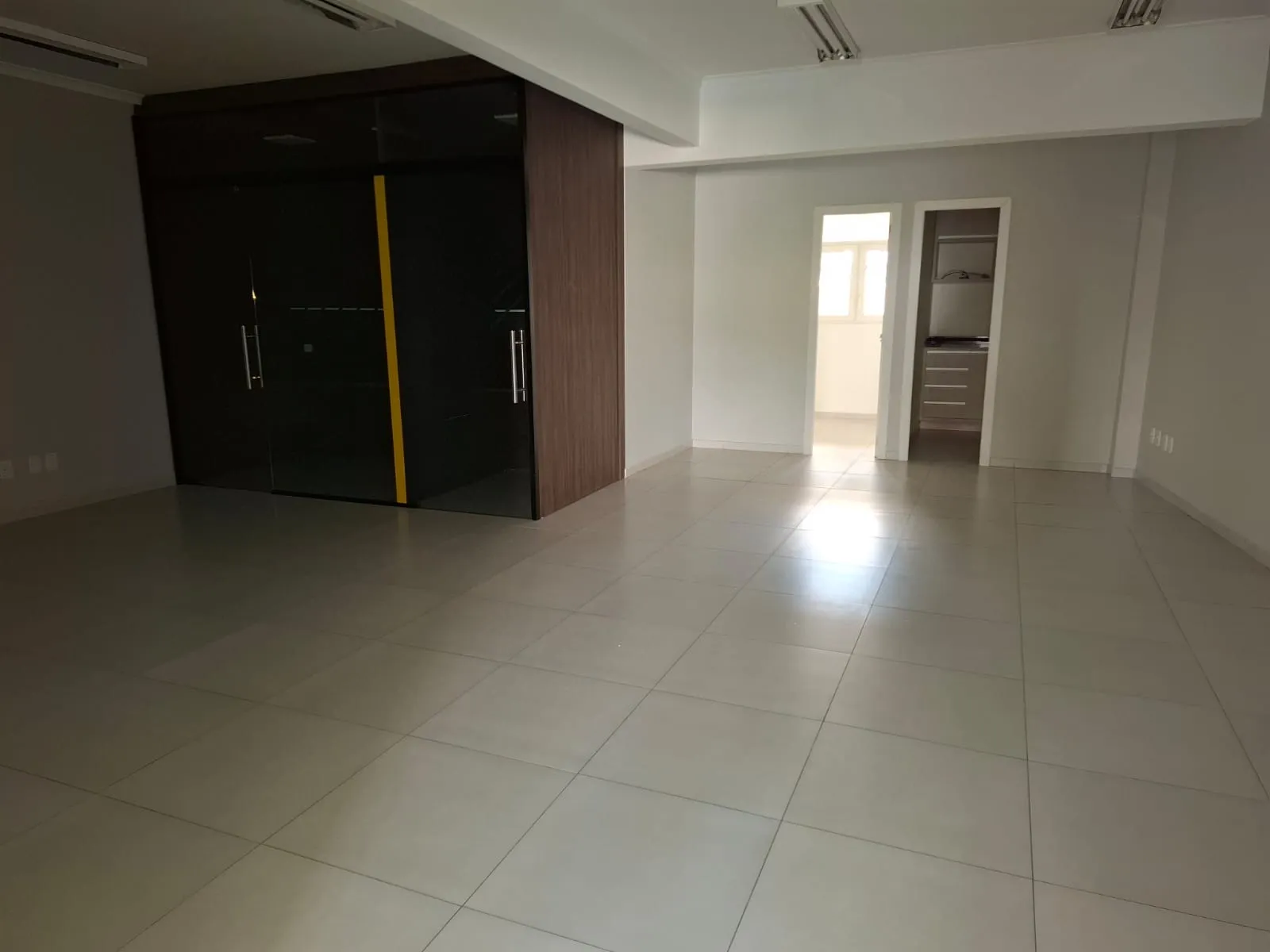 ALUGA-SE SALA COMERCIAL — foto 2