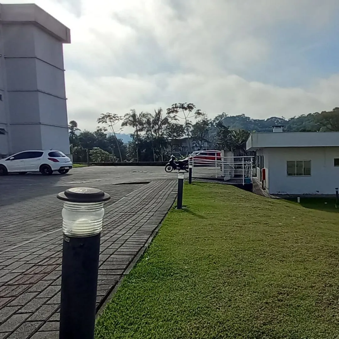 Apartamento em estado de novo no bairro Agua Verde — foto 3