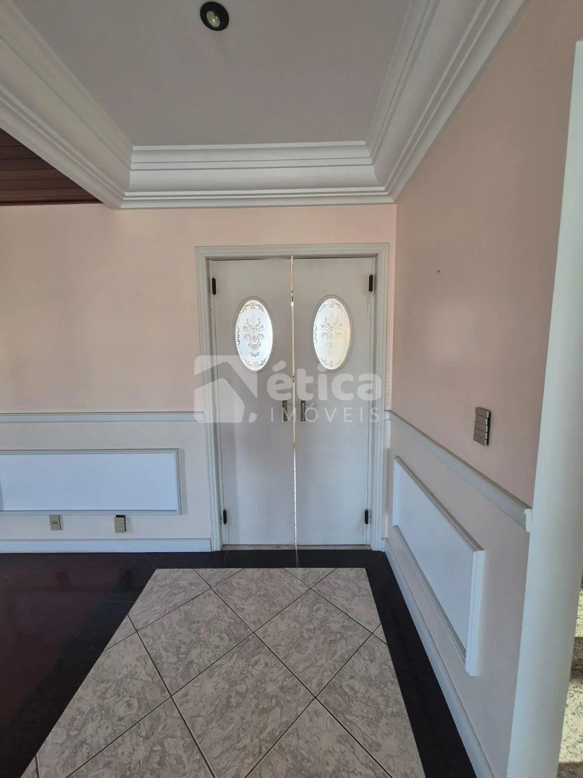 Cobertura Luxuosa para Locação no Centro de Itajaí 5 Dormitórios, Piscina, Sauna e Salão de Festas — foto 3