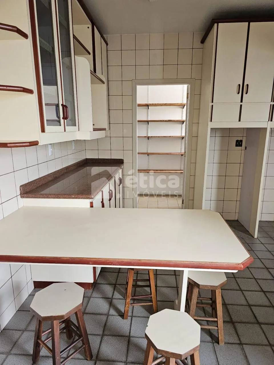 Cobertura Luxuosa para Locação no Centro de Itajaí 5 Dormitórios, Piscina, Sauna e Salão de Festas — foto 4