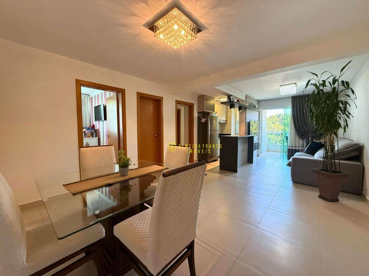 Apartamento com 3 dormitórios sendo 1 suíte, 2 vagas de garagem - Bairro Salto do Norte - Blumenau — foto 2