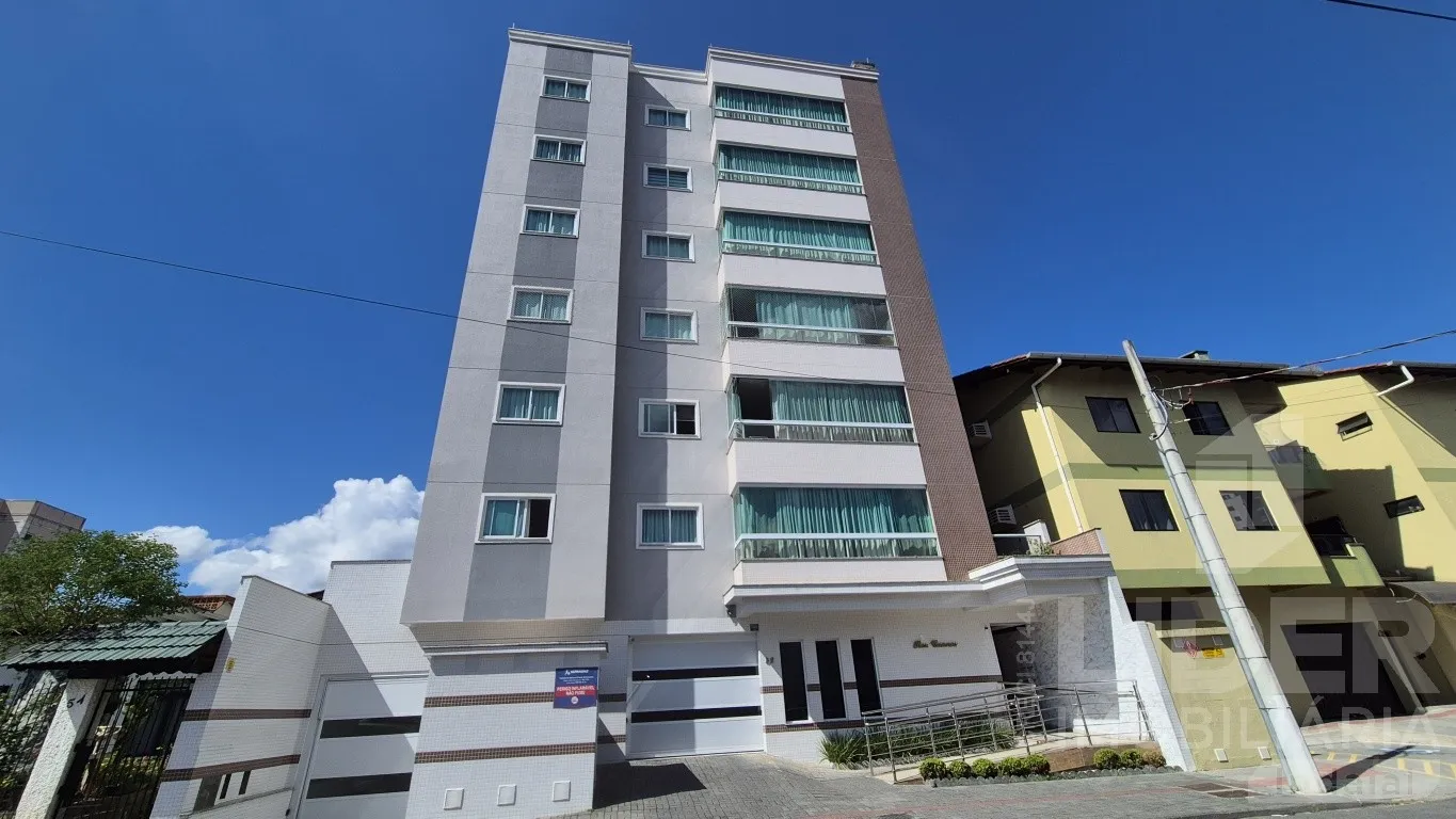 Apartamento mobiliado com 3 dormitórios e 1 suíte no bairro Das Nações - foto 1