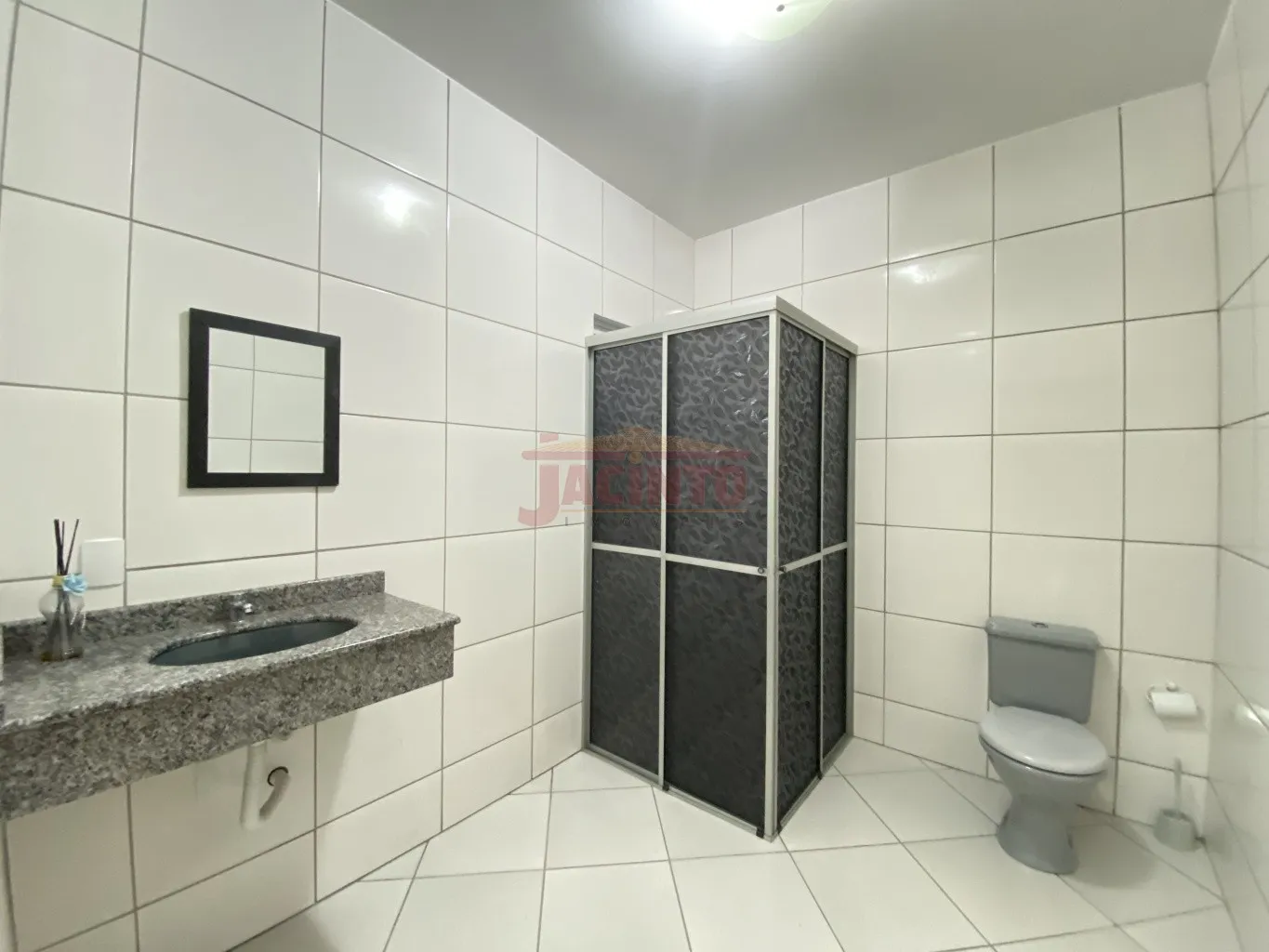Sala comercial semi mobiliada com aproximadamente 20m no Centro de Pomerode. — foto 7