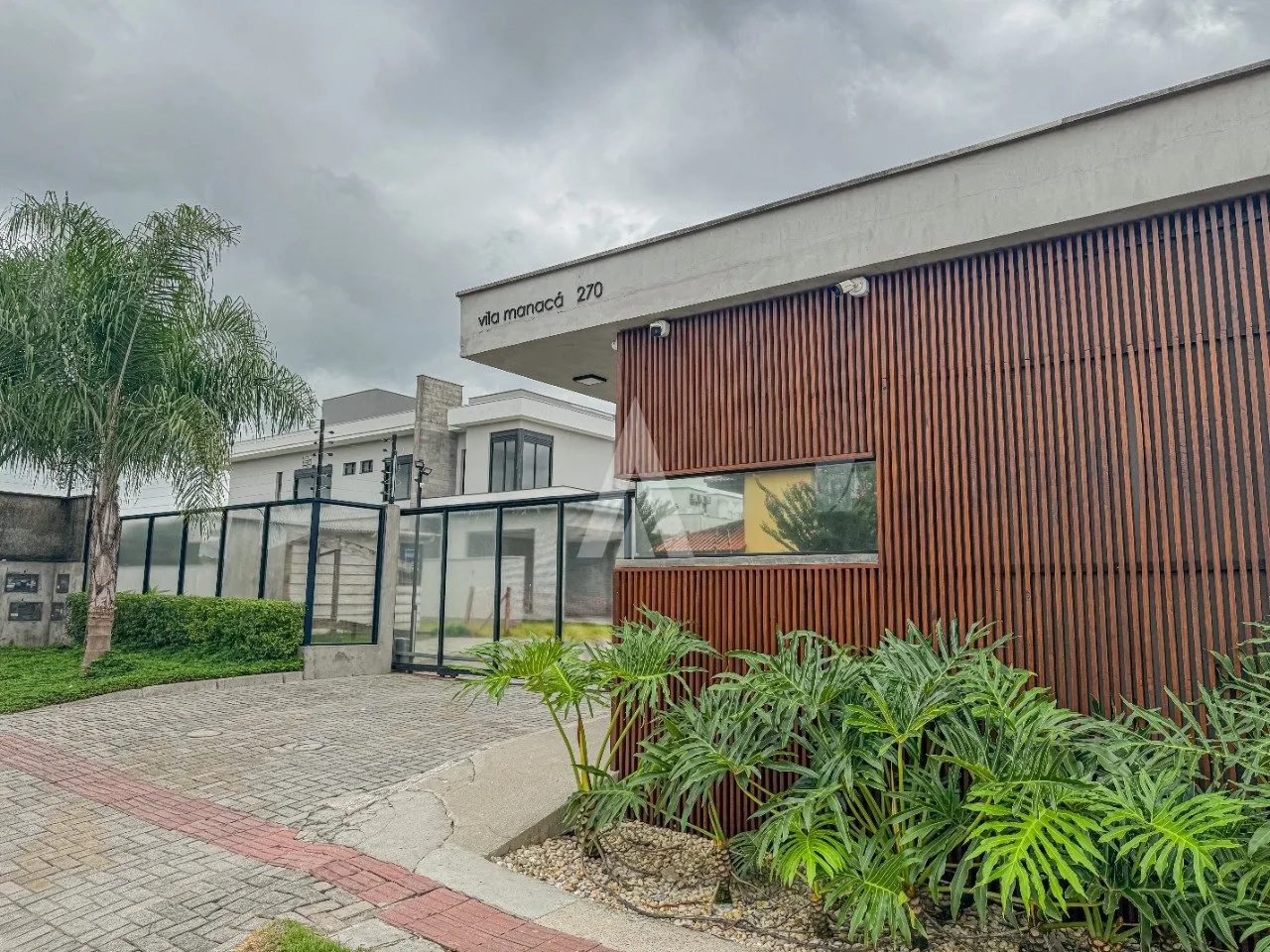 Terreno Condomínio fechado à venda no bairro Glória em Joinville, por R$ 990.000.00. - foto 1