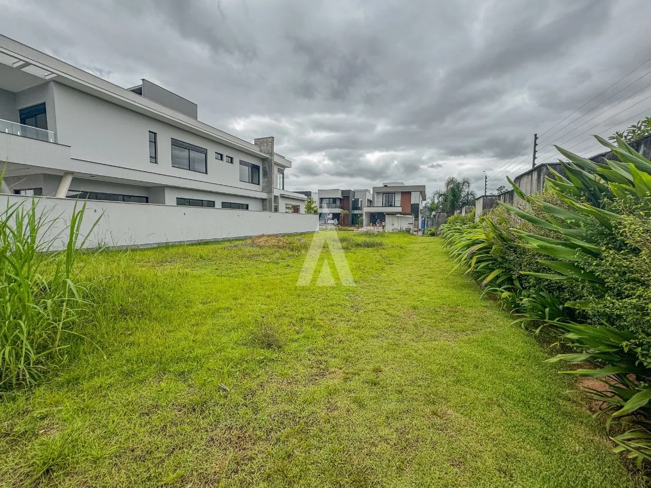 Terreno Condomínio fechado à venda no bairro Glória em Joinville, por R$ 990.000.00. — foto 3