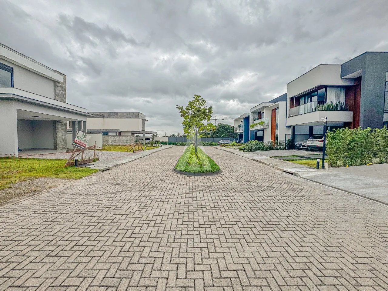 Terreno Condomínio fechado à venda no bairro Glória em Joinville, por R$ 990.000.00. — foto 4