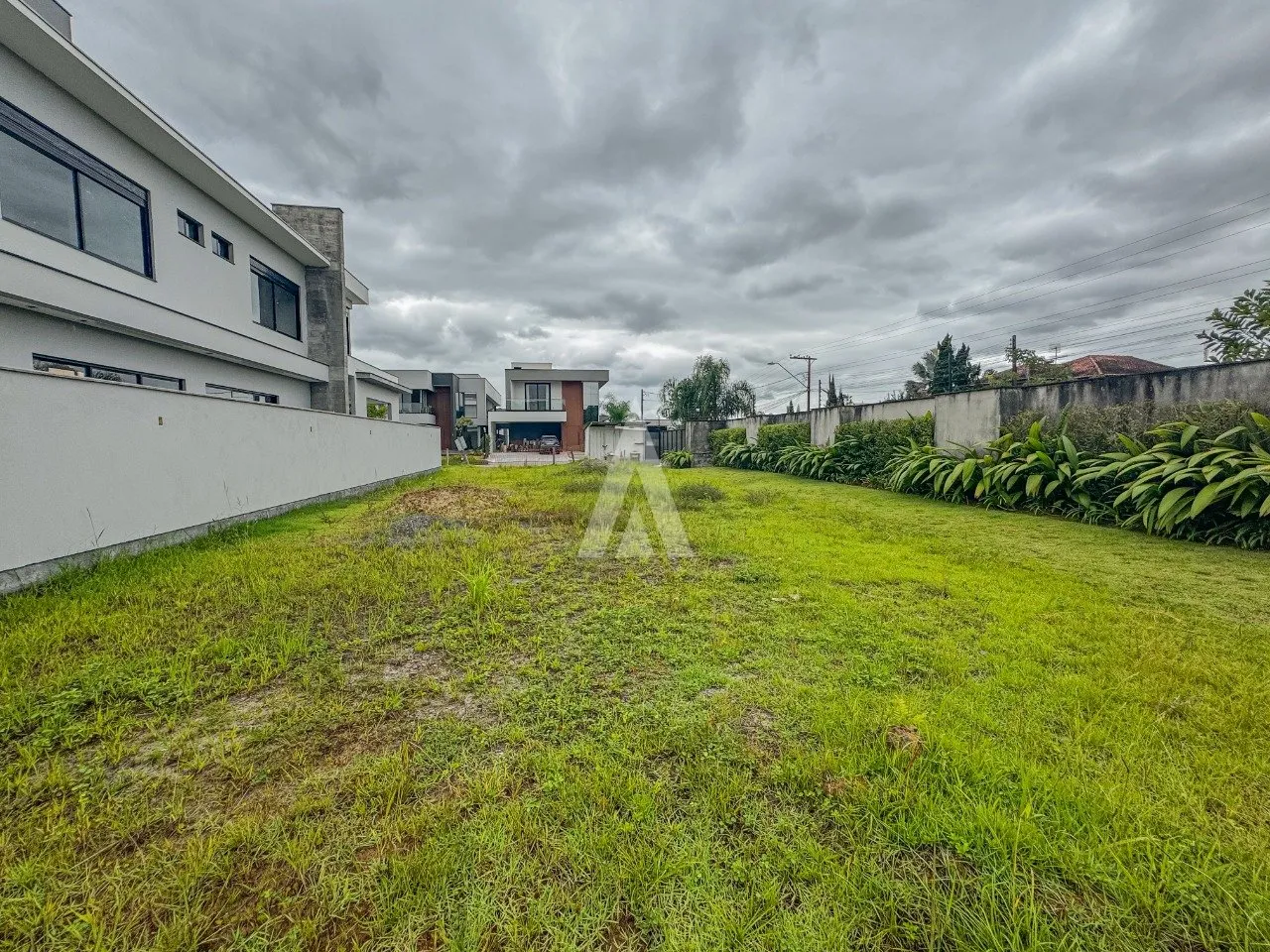 Terreno Condomínio fechado à venda no bairro Glória em Joinville, por R$ 990.000.00. — foto 2