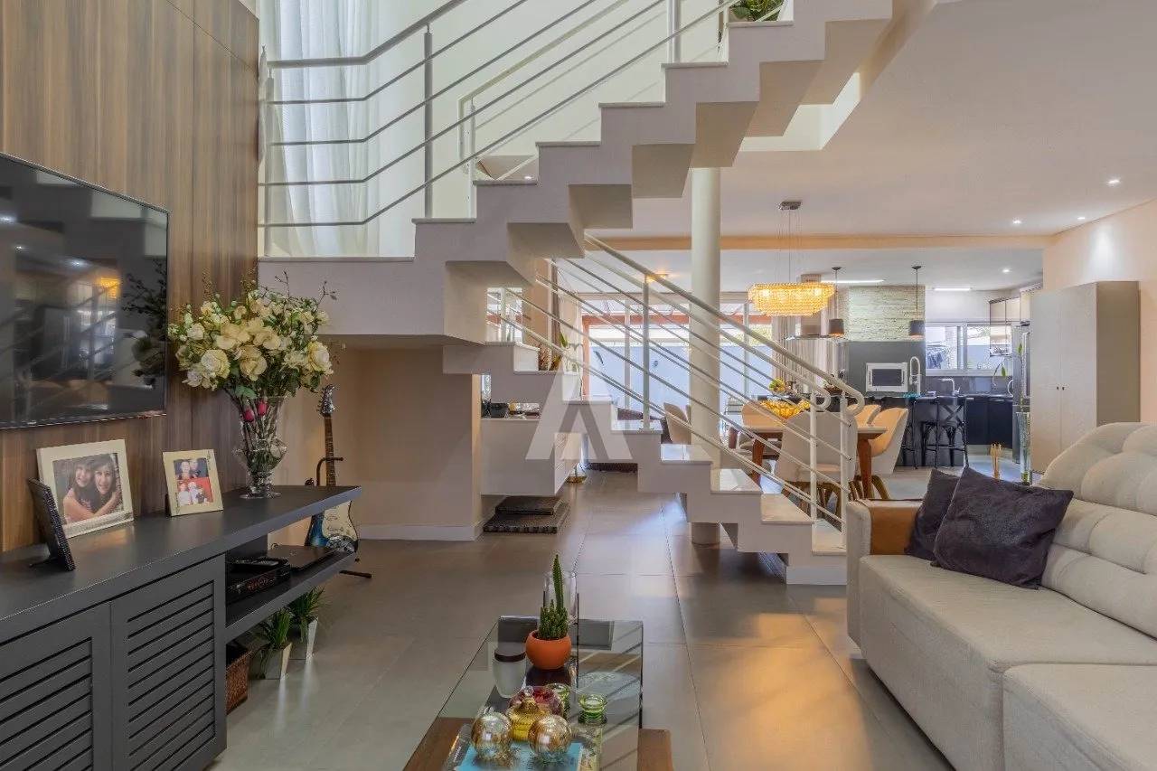 Casa em Condomínio com 3 suíte(s) à venda no bairro Anita Garibaldi em Joinville, por R$ 2.500.000.00. — foto 2