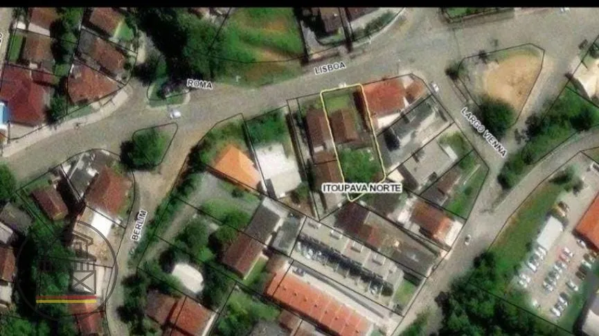 *Terreno de 558m no bairro Itoupava Norte com casa de madeira* — foto 2