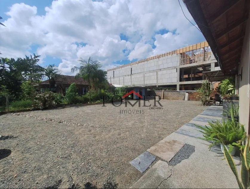 Imóvel no Ribeirão Areia em via asfaltada, próximo do Centro de Pomerode com aprox. 69,00m de construção num terreno com 385,00m. — foto 2
