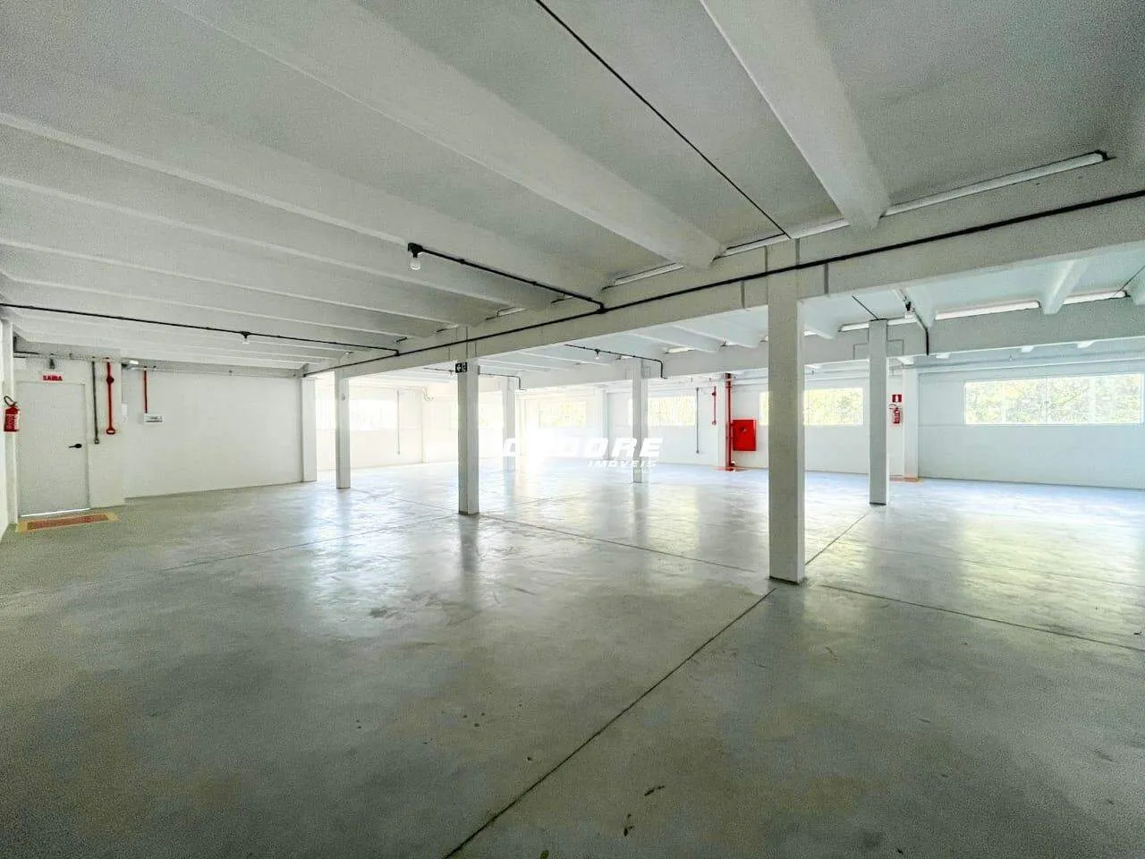 Excelente Galpão com aproximadamente 307m2 para locação no bairro Fortaleza I Cadore Imóveis - foto 1