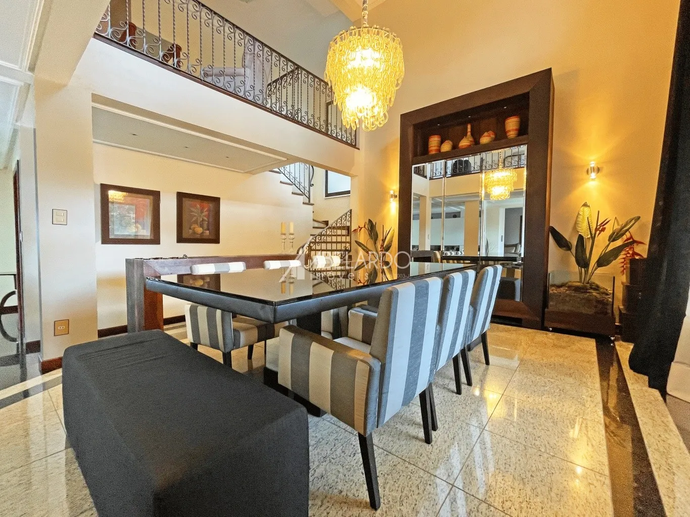 RESIDENCIA EM CONDOMINIO SEMI FECHADO COM 04 SUITES - 4 VAGAS NA GARAGEM - BAIRRO VELHA — foto 3