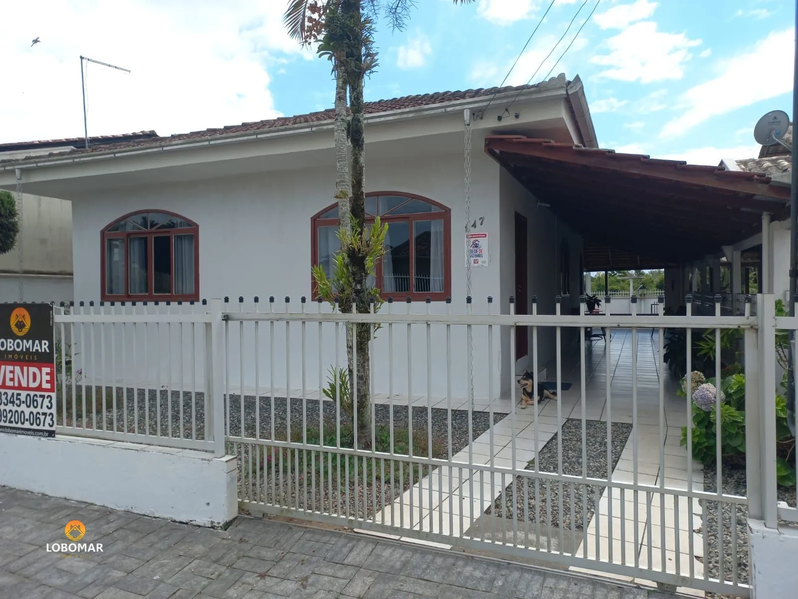 Casa mobiliada com 04 quartos, no bairro Santo Antônio, em Balneário Piçarras SC — foto 3