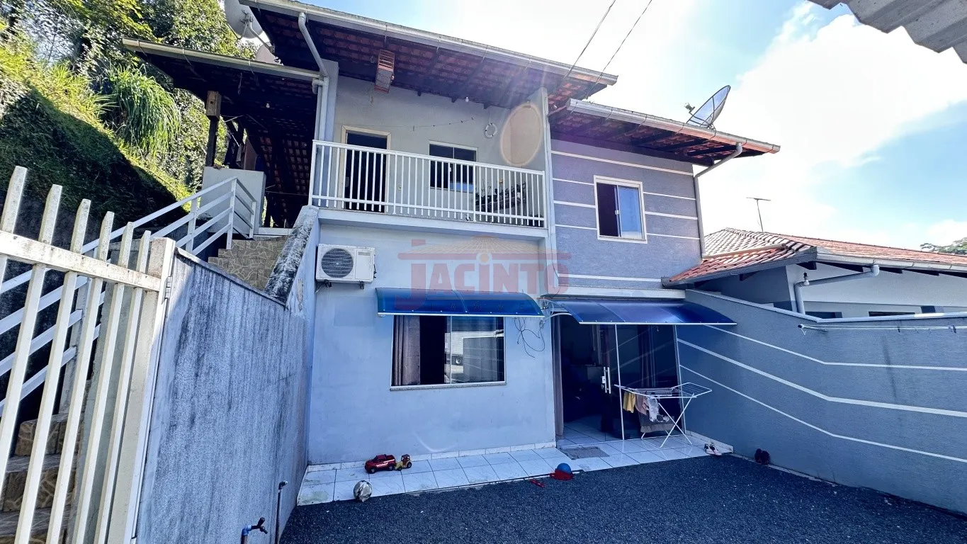 Casa com piscina mais sobrado dividido em 2 locações, em terreno de 715 m, no bairro Fortaleza. — foto 3