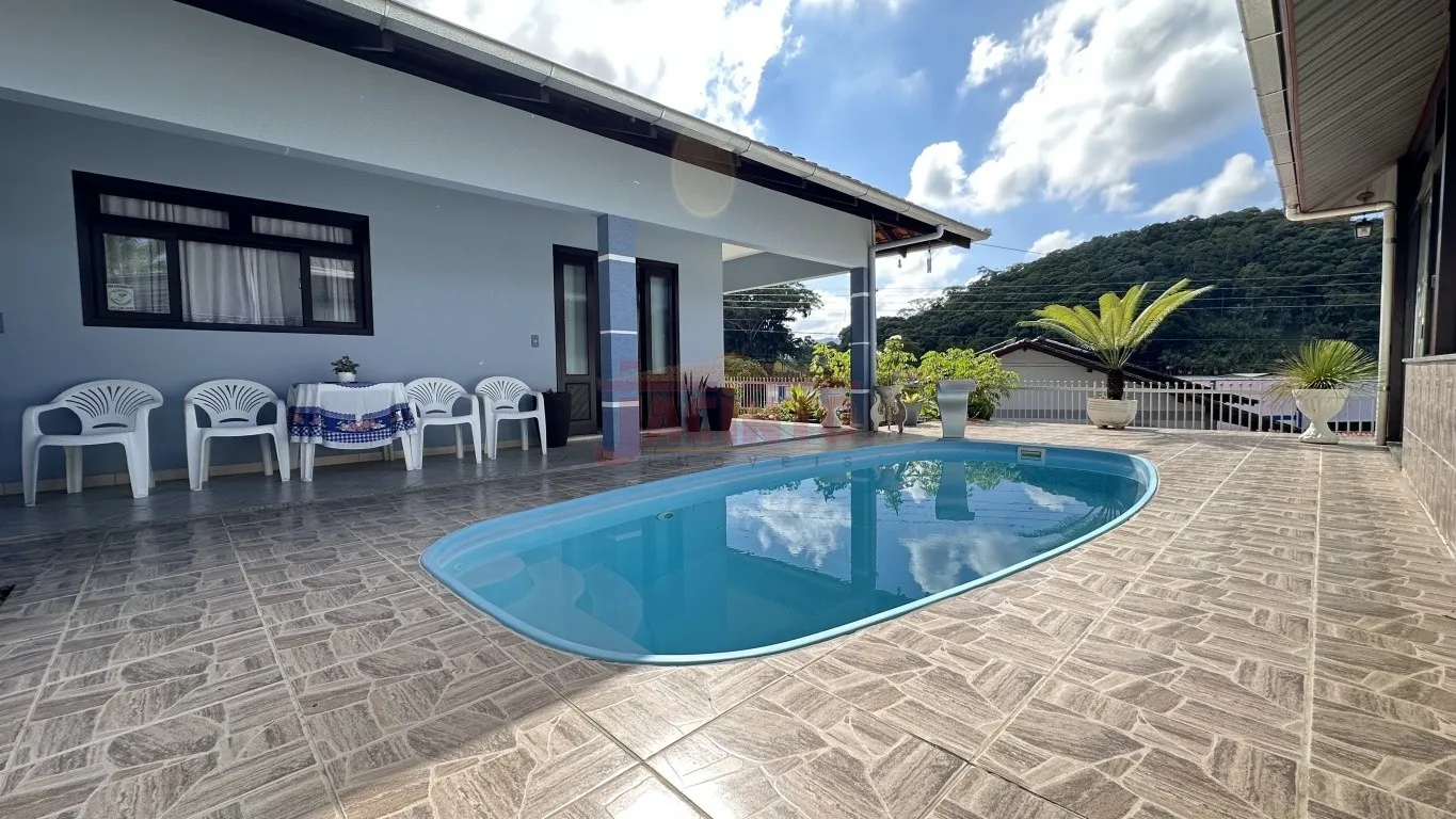 Casa com piscina mais sobrado dividido em 2 locações, em terreno de 715 m, no bairro Fortaleza. — foto 4
