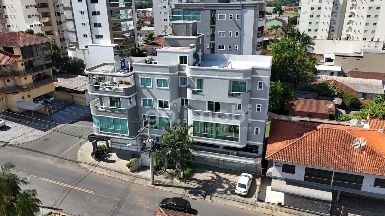 Luxuosa cobertura no Bairro das Nações em Indaial. — foto 2