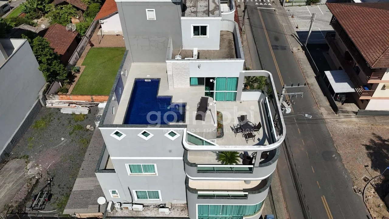 Luxuosa cobertura no Bairro das Nações em Indaial. — foto 3