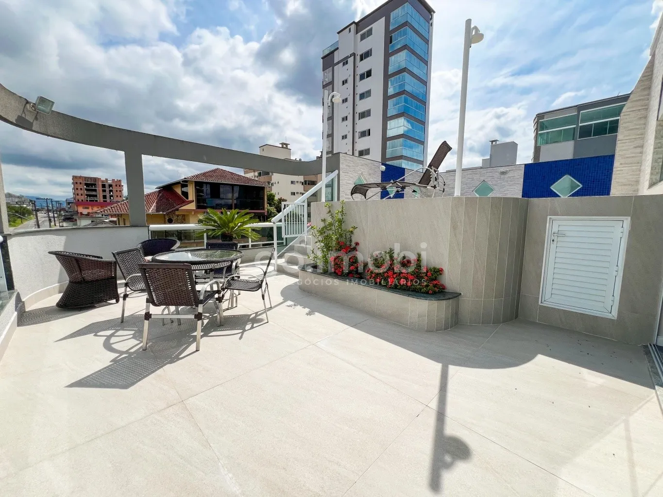 Luxuosa cobertura no Bairro das Nações em Indaial. — foto 6