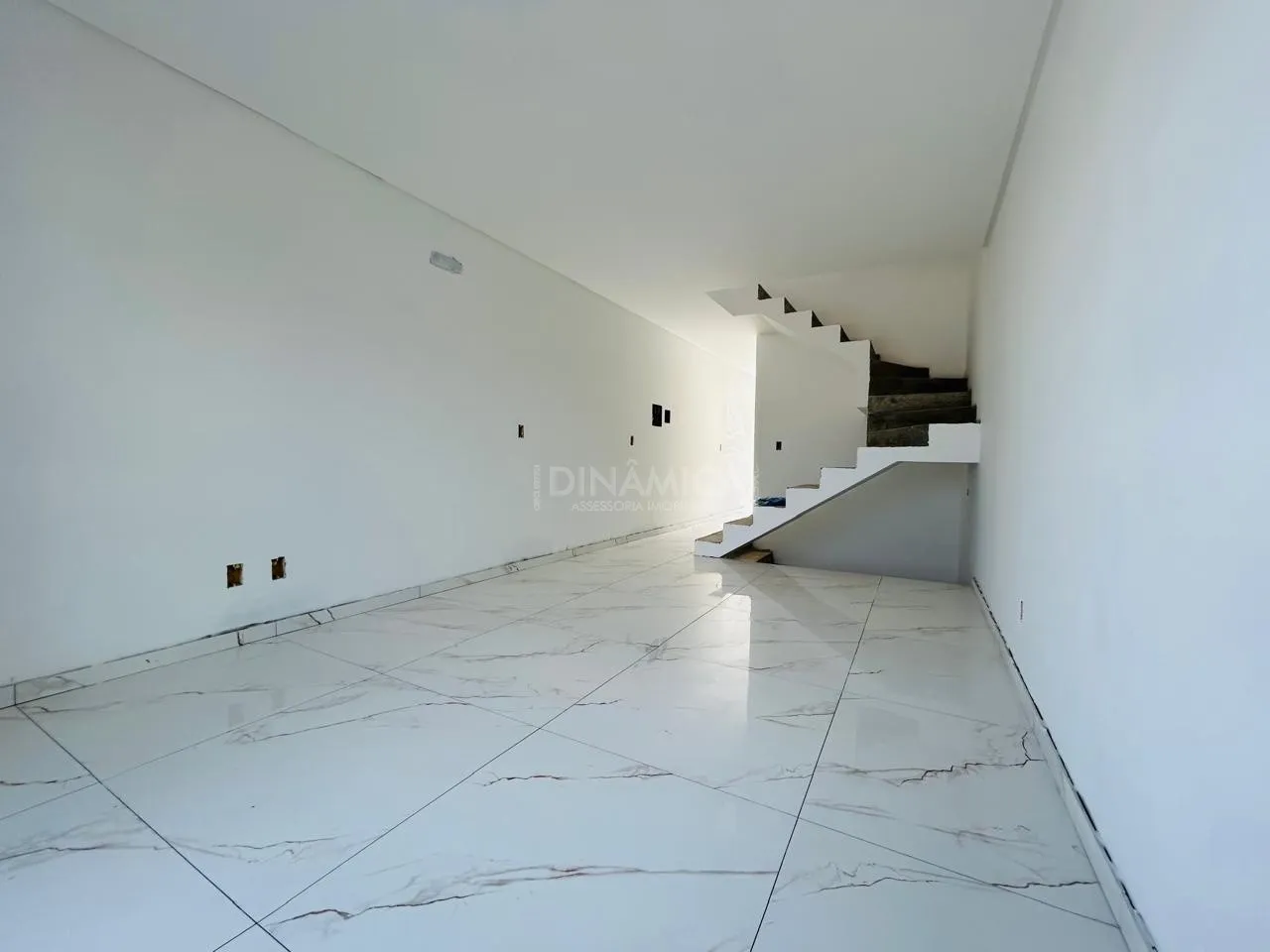 Comprar Casa Geminada com 2 suítes no bairro Escola Agrícola em Blumenau/SC — foto 4