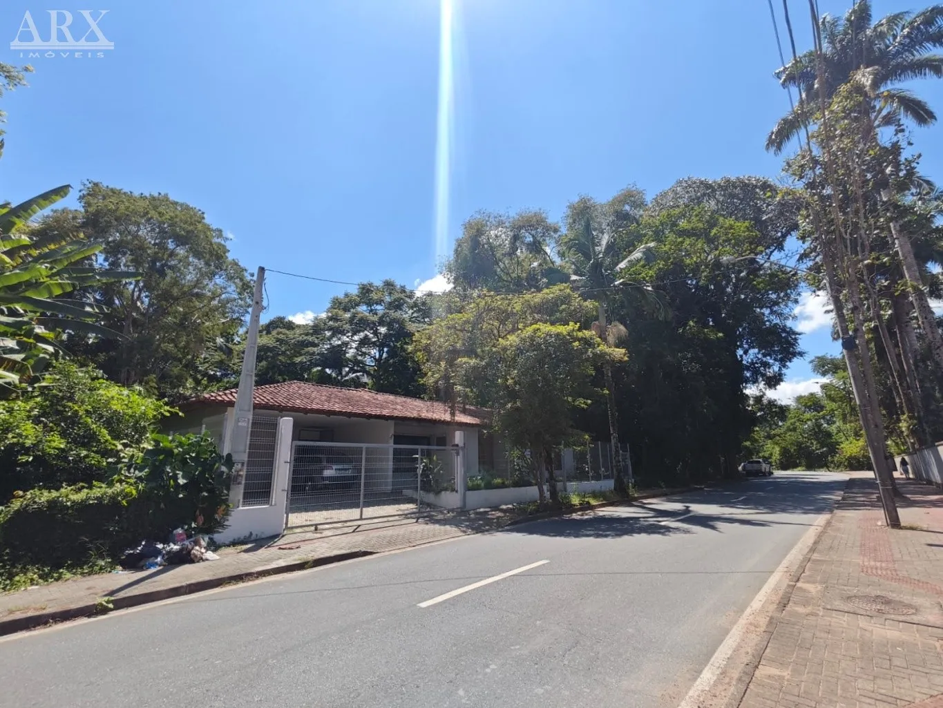 Casa espaçosa no bairro Ponta Aguda! - foto 1