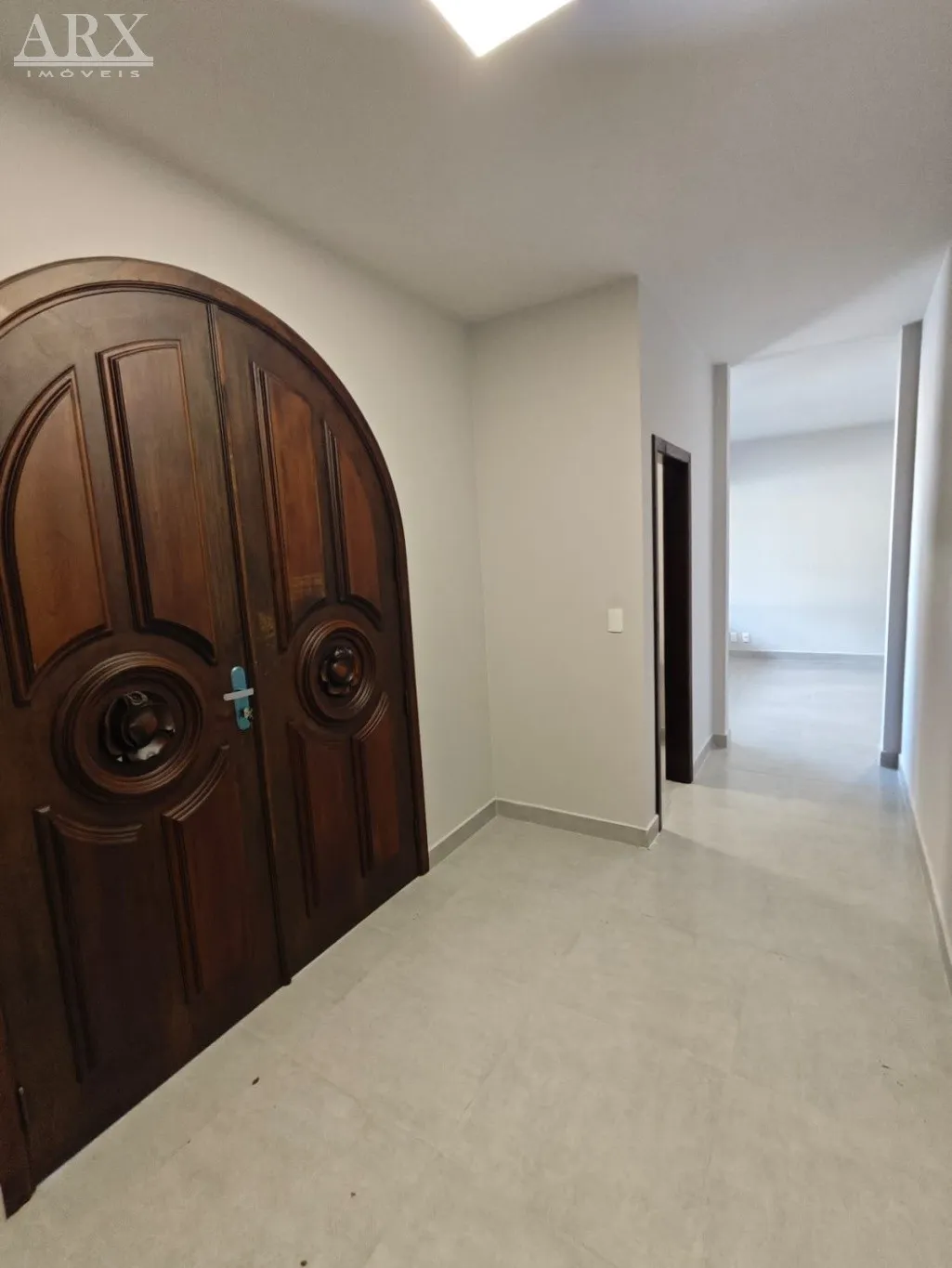 Casa espaçosa no bairro Ponta Aguda! — foto 3