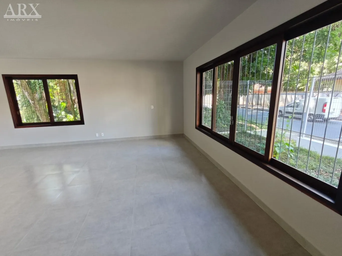 Casa espaçosa no bairro Ponta Aguda! — foto 7