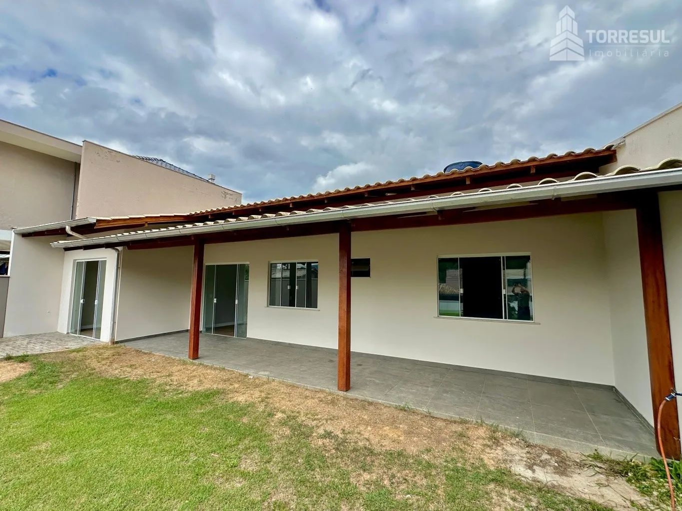 Casa Térrea com Quintal Amplo no Bairro Fortaleza - foto 1