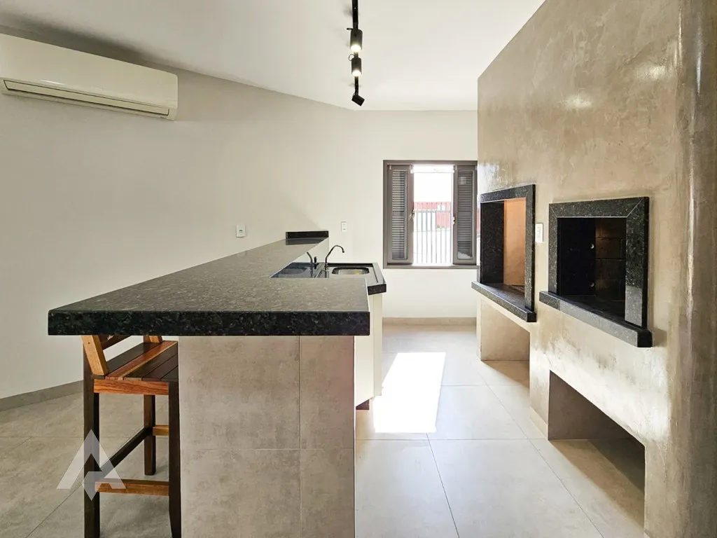 Linda casa com 5 dormitórios à venda no Centro de Penha - A apenas 50 metros do mar! — foto 4