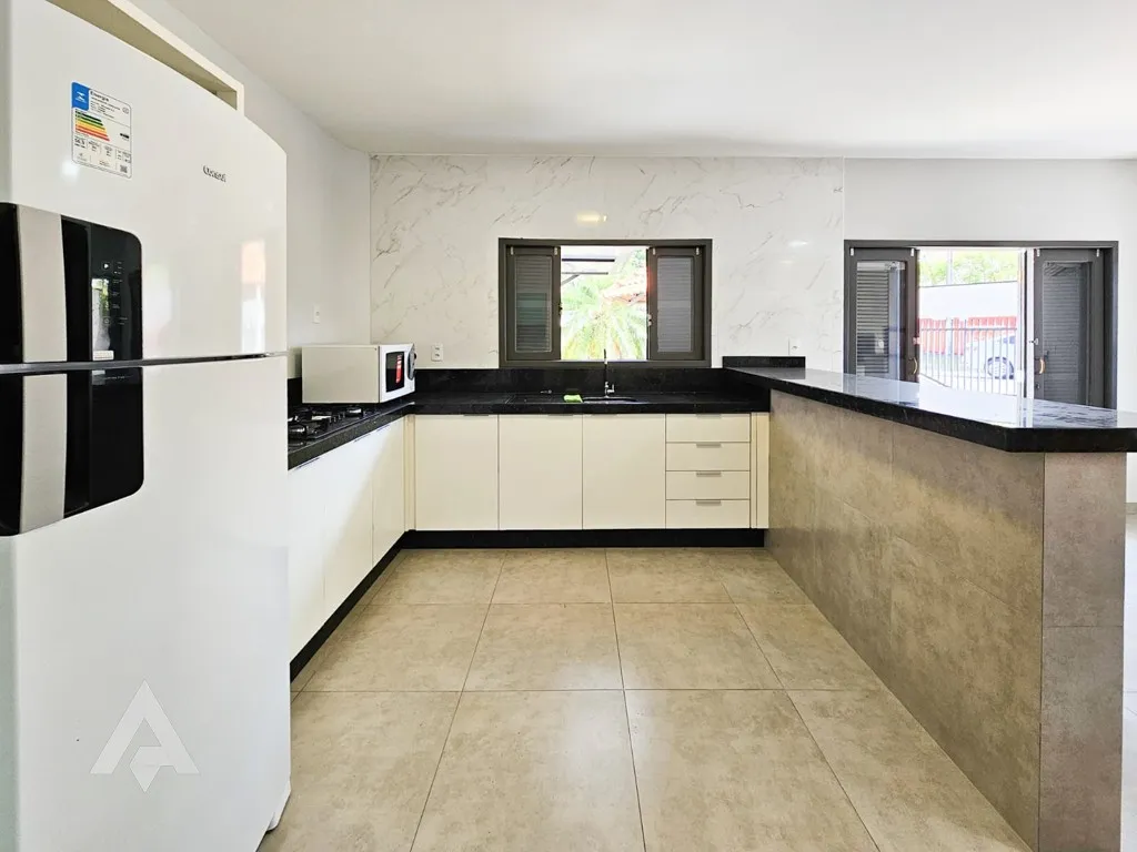 Linda casa com 5 dormitórios à venda no Centro de Penha - A apenas 50 metros do mar! — foto 6