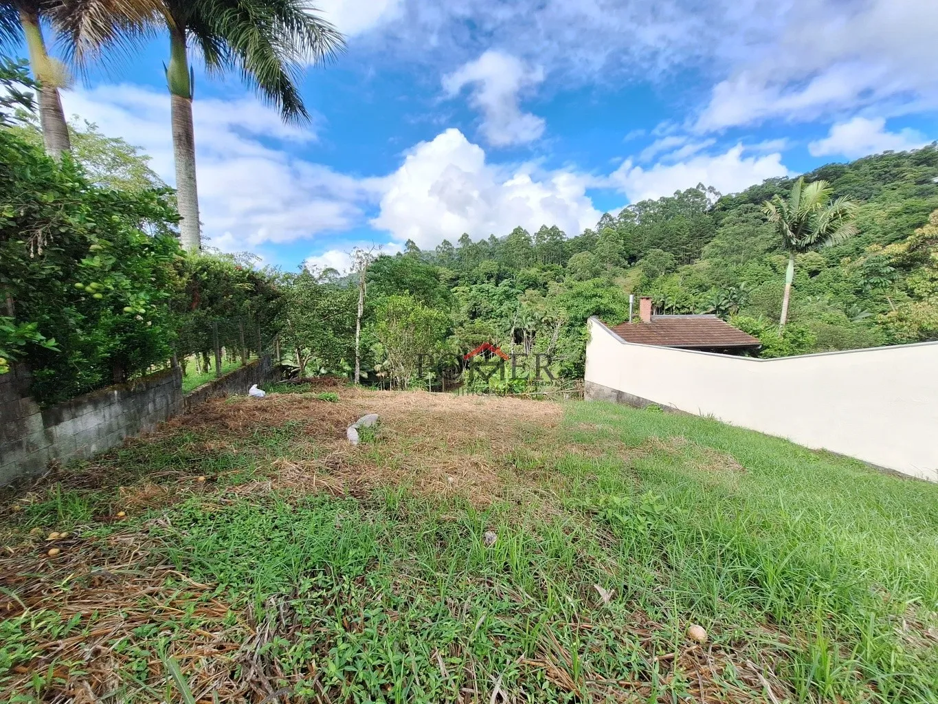 Excelente terreno alto em Pomerode com vista lindíssima no Bairro Ribeirão Areia com 475,57m, via asfaltada tranquila e sem saída. — foto 4