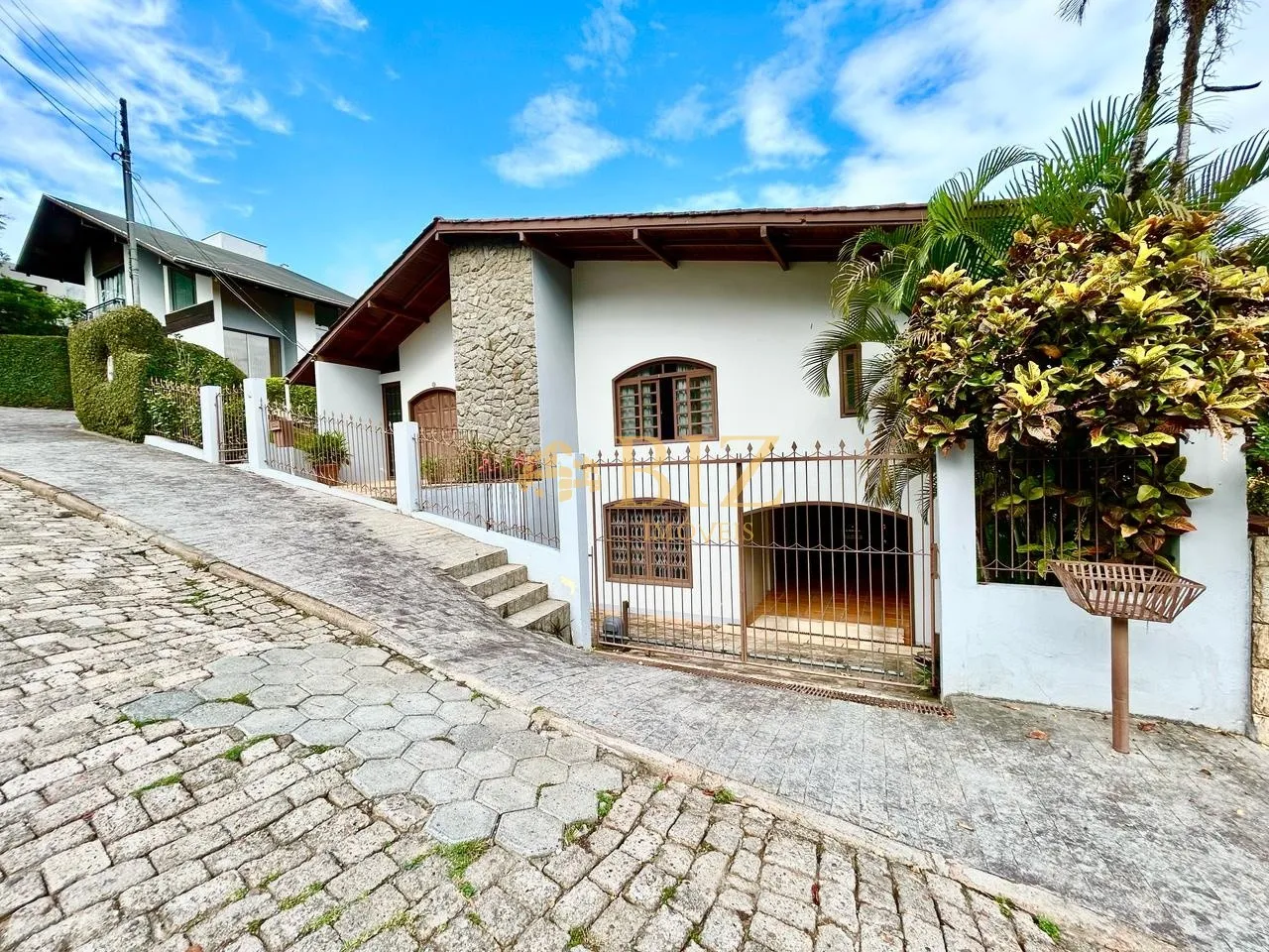 Maravilhosa casa em loteamento de alto padrão na Velha, contendo 450m de terreno, com 203m de área construída! — foto 2