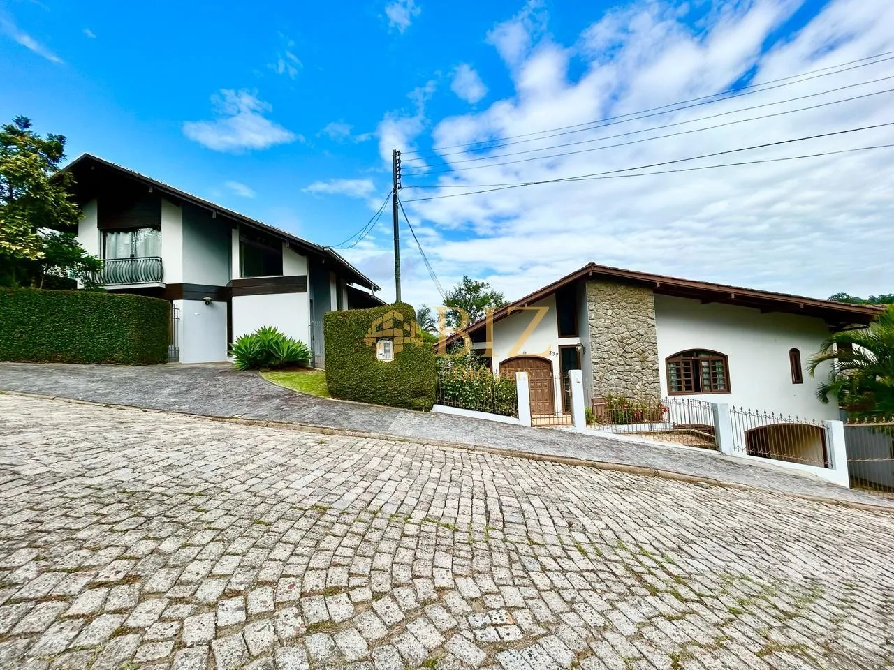 Maravilhosa casa em loteamento de alto padrão na Velha, contendo 450m de terreno, com 203m de área construída! — foto 3
